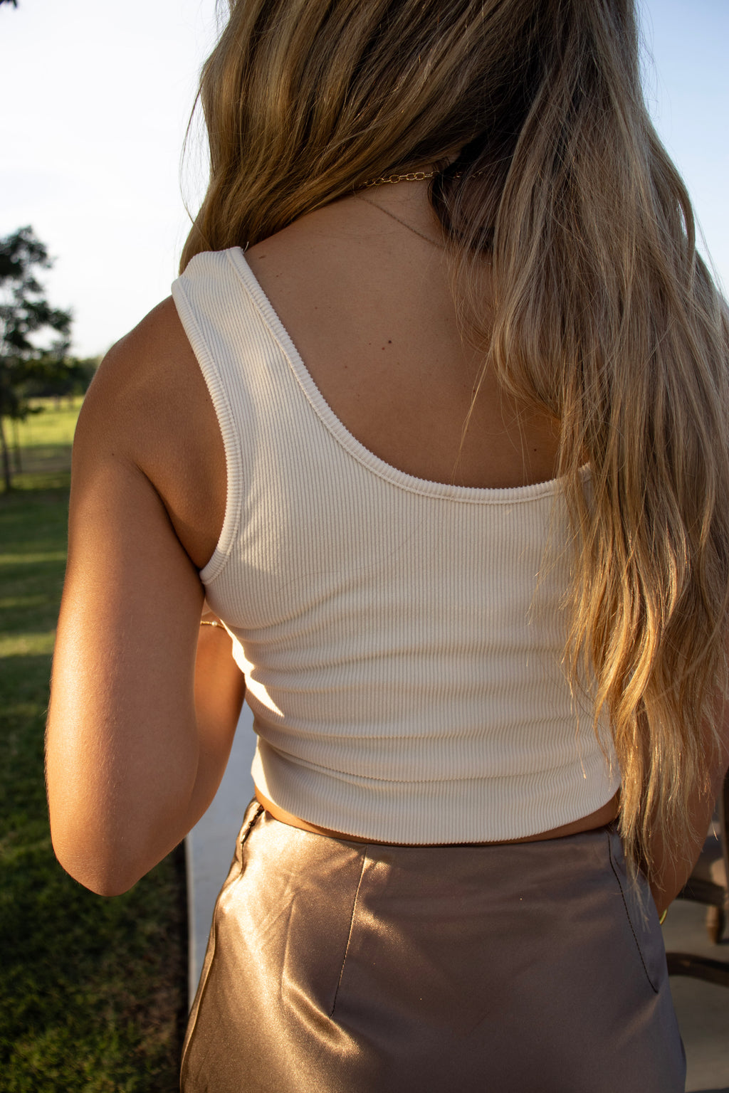 Shell Button Scoop Tank