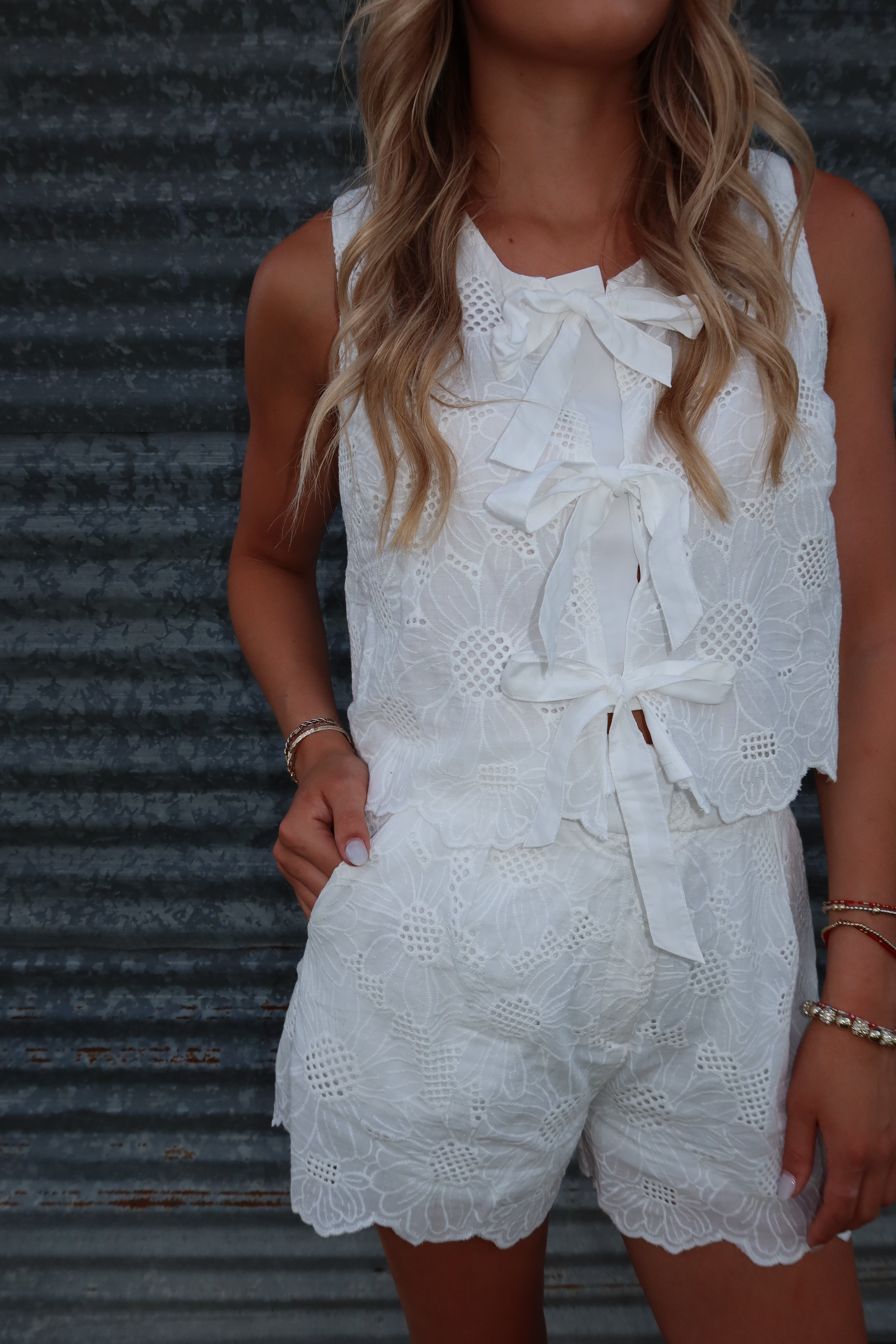 Pearl Eyelet Set